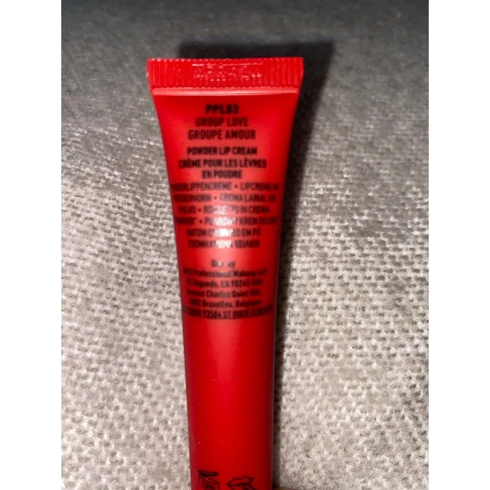 NYX Professional Makeup Powder Puff Lippie ppl03 Group love